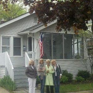 Meet your Posher, Pamela